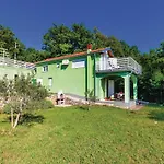 2 Bedroom Front In Crikvenica