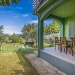 2 Bedroom Front In *