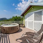 2 Bedroom Front In *