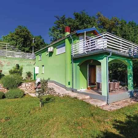 2 Bedroom Front In Crikvenica