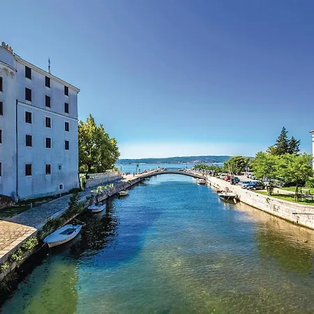 2 Bedroom Front In Ferienhaus Crikvenica