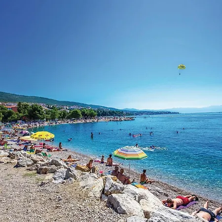 2 Bedroom Front In Crikvenica