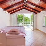 2 Bedroom Front In *