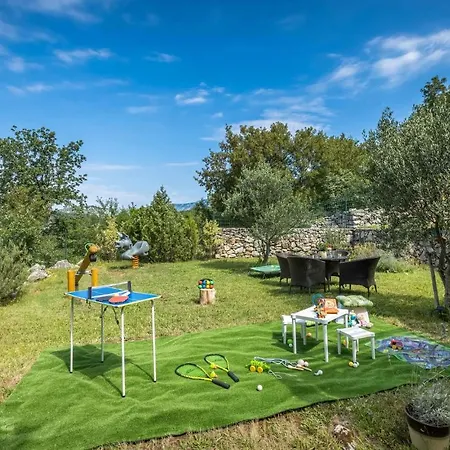 Сasa de vacaciones 2 Bedroom Front In Crikvenica