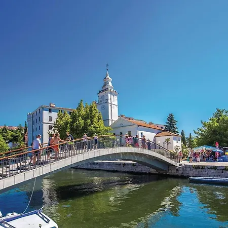 2 Bedroom Front In * Crikvenica