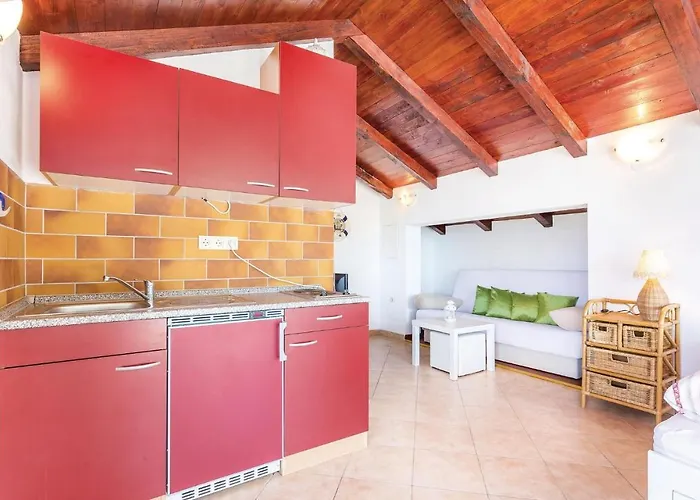 Dom wakacyjny 2 Bedroom Amazing In Crikvenica